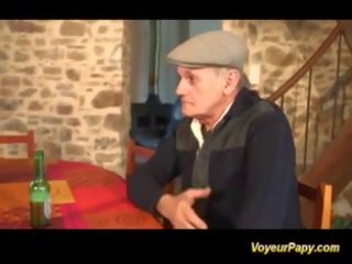 Francesa adolescentes sexo a três garganta funda com nosso voyeur papy